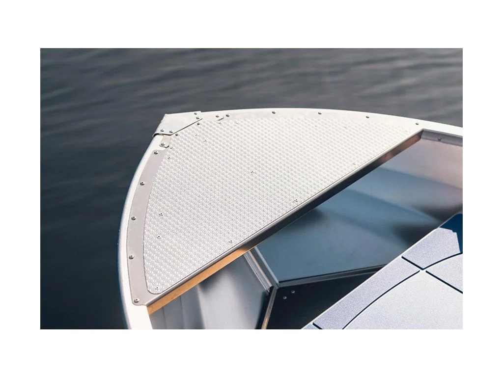 boat007202606252259082504715