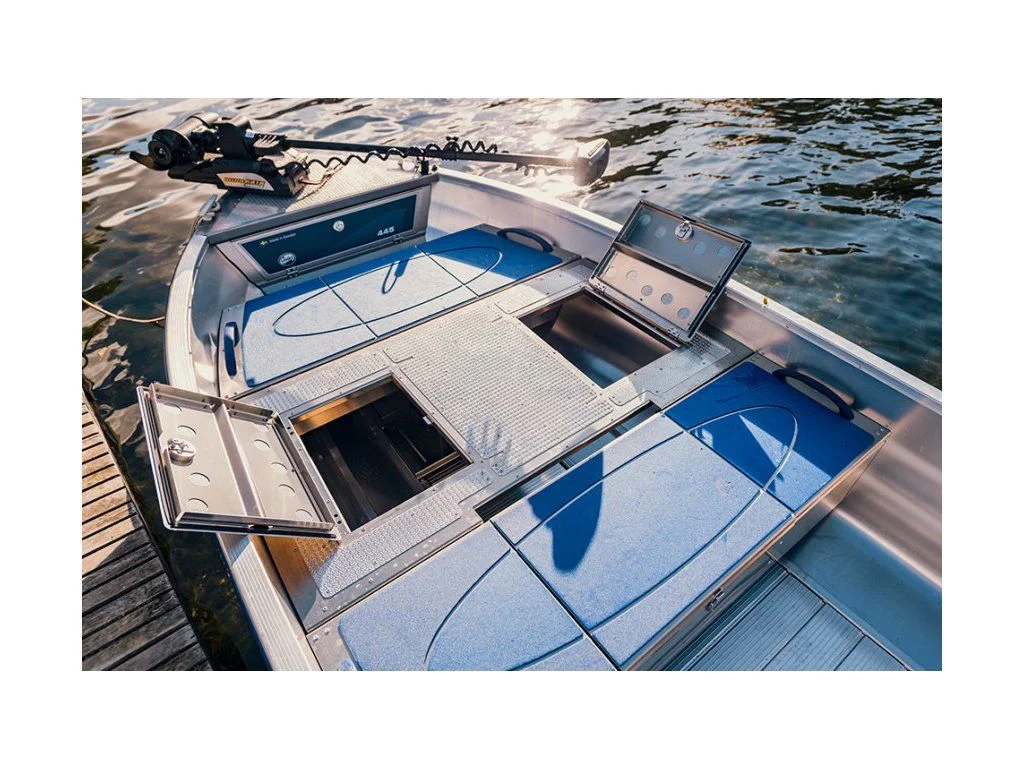 boat007202606252300512504925